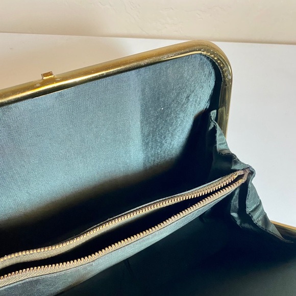 Vintage Faux Alligator Handbag - Picture 7 of 7